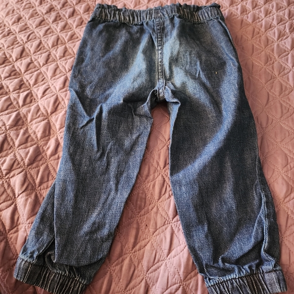 Lot of 2 - Girls Cat & Jack Sweatshirt and Denim Pants - Picture 4 of 4